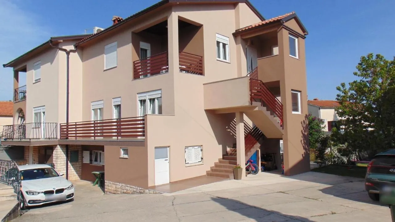 Apartments With A Parking Space Rovinj - 21987 0*,